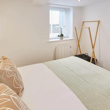 Host & - View Apartment Whitby